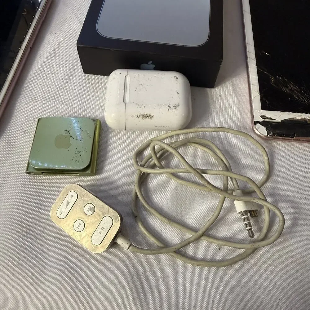 Apple products lot (28 items) Iphones, Mini Mac, tablet, boxes, accessories more